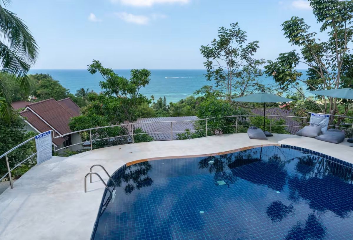 Villa photo 2